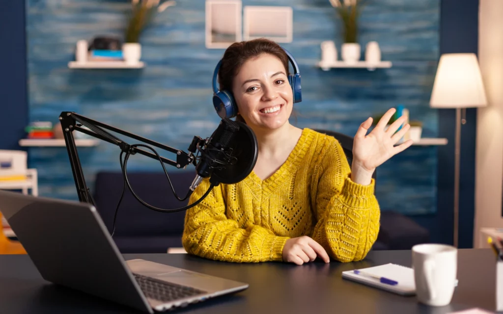 The best strategies to get your followers' attention when live broadcasting