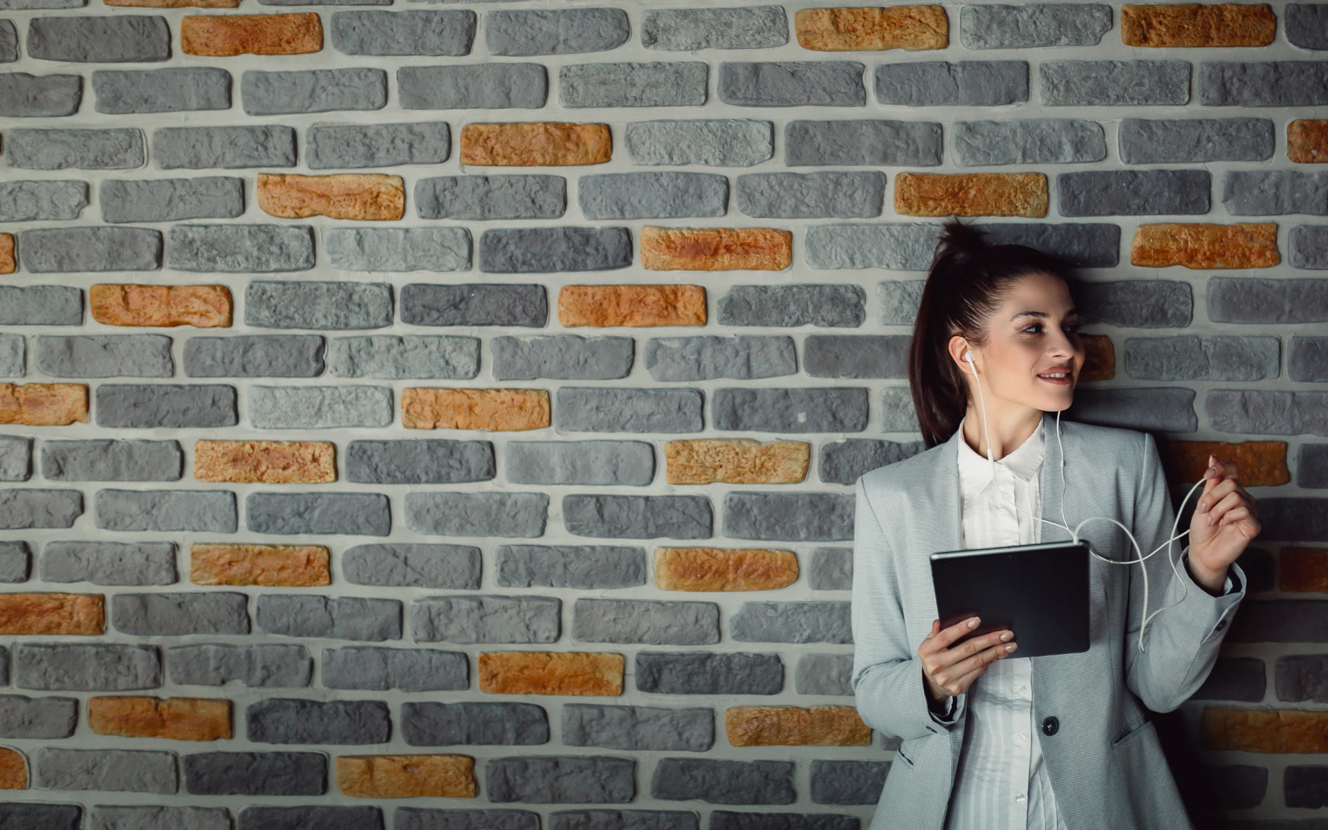 A woman downloading the Instagram photo downloader.